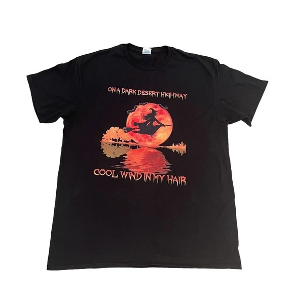 On a Dark Desert Highway Cool Wind in My Hair Witch T Shirt Large - Picture 1 of 6